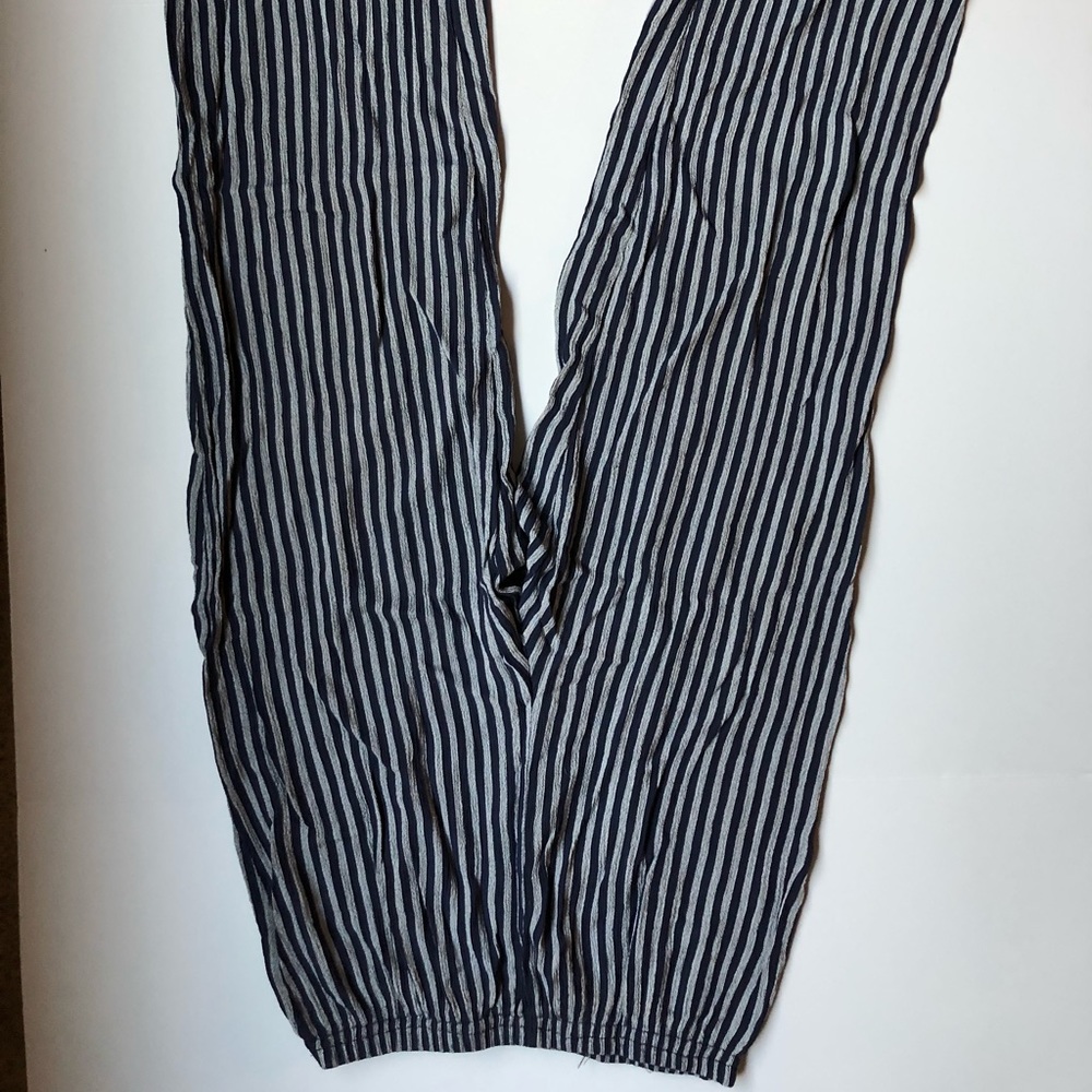 Blue striped flowy pant